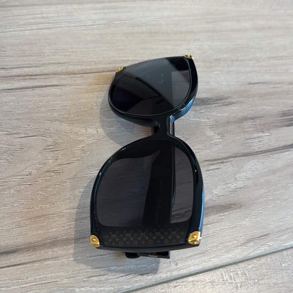 Louis Vuitton women Sunglasses - Picture 8 of 12